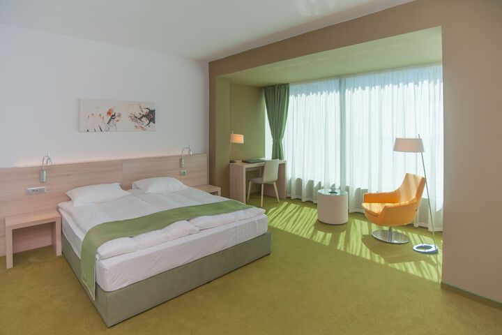 Room 16 of 31
