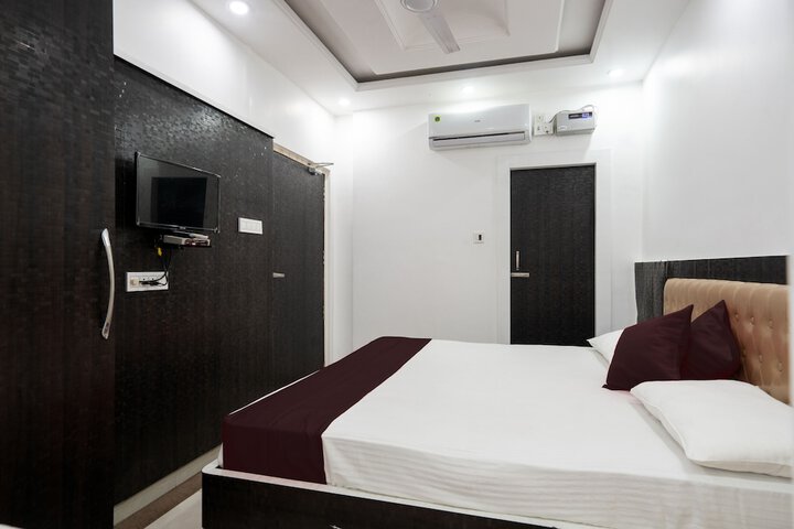 Room 17 of 35