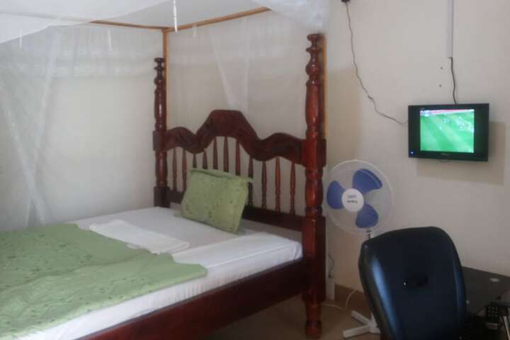 Room 16 of 63