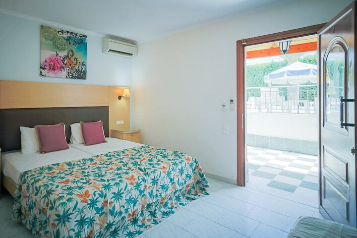 Room 8 of 41