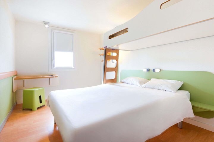 Room 21 of 42