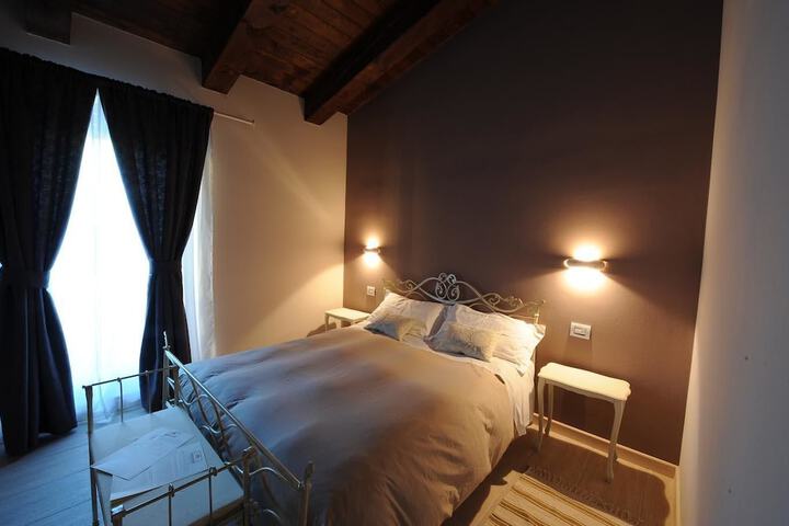 Room 6 of 31