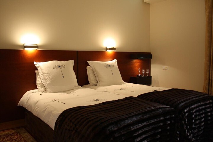 Room 5 of 51