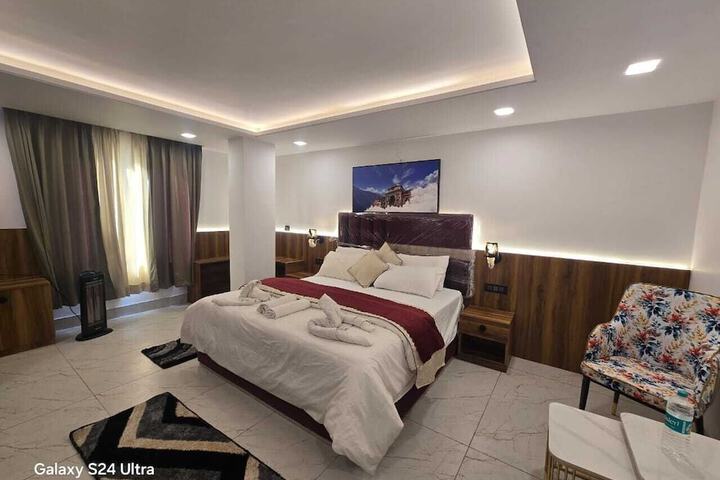 Room 3 of 17
