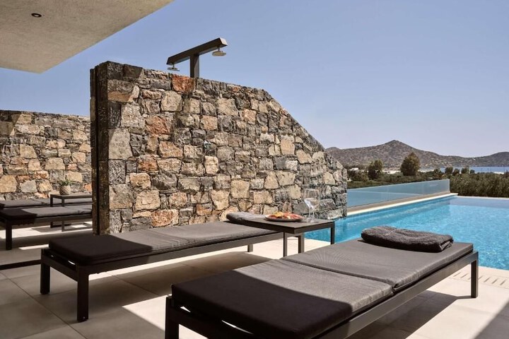 Pool 42 of 66