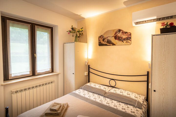 Room 6 of 61