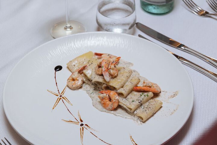 Dining 33 of 43