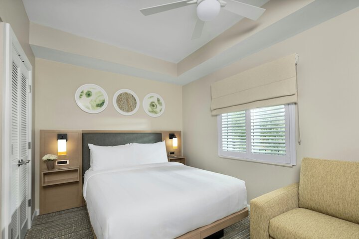 Room 4 of 36