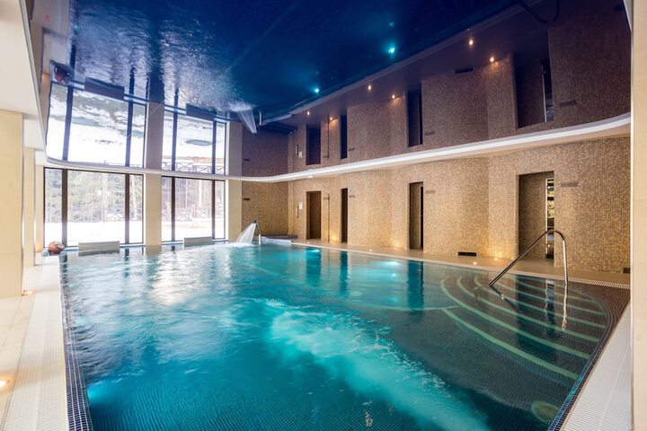 Pool 44 of 75