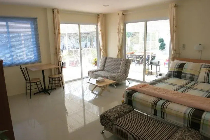 JODEES HOUSE