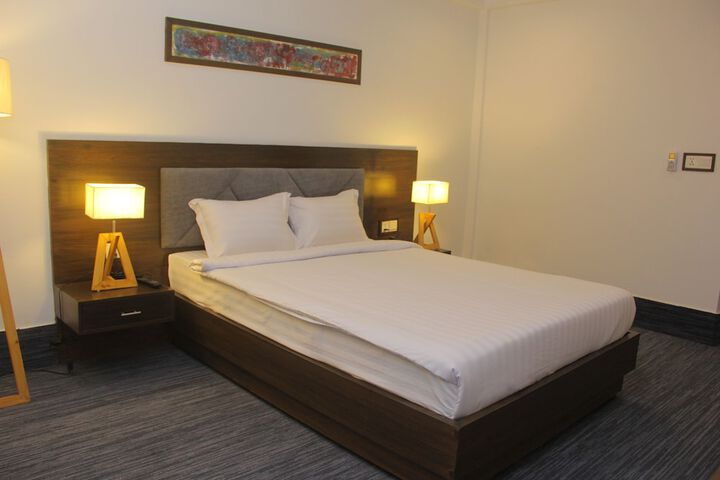 Room 17 of 38