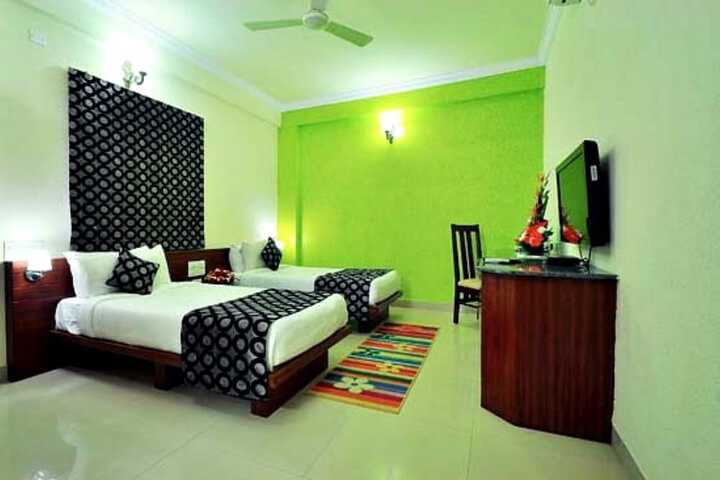 Room 5 of 16
