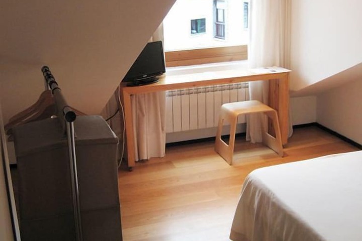 Room 9 of 21