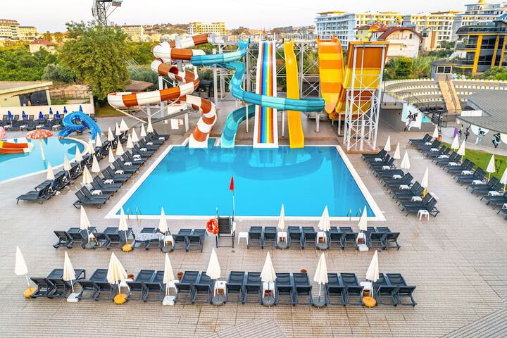 Pool 60 of 170