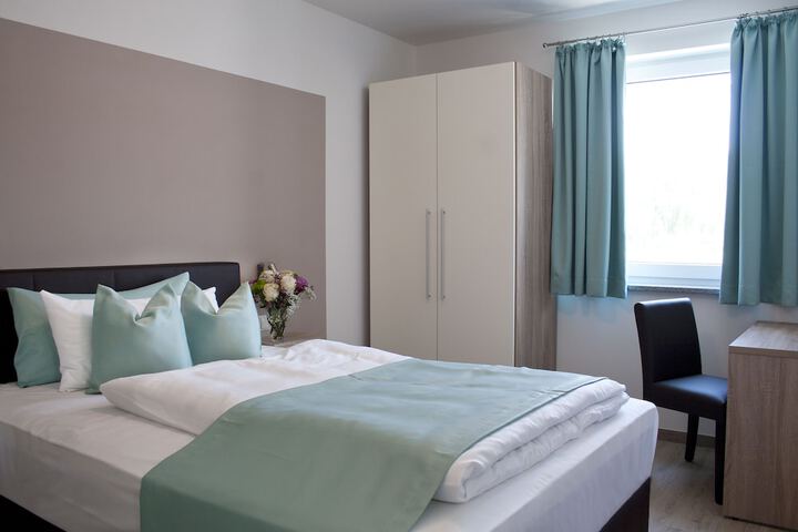 Room 2 of 43