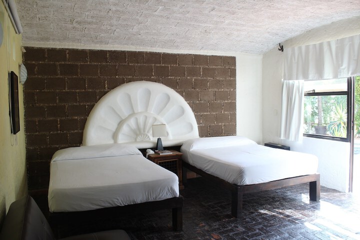Room 6 of 66