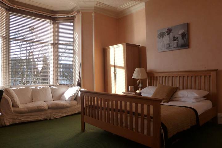 Room 7 of 37