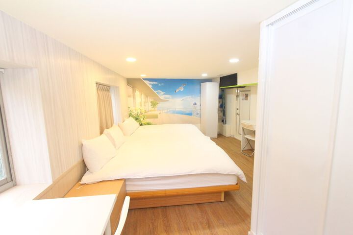 Room 89 of 246