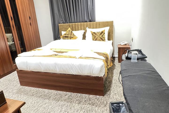 Room 17 of 61