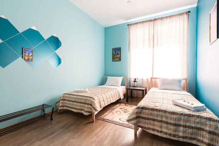 Room 16 of 38