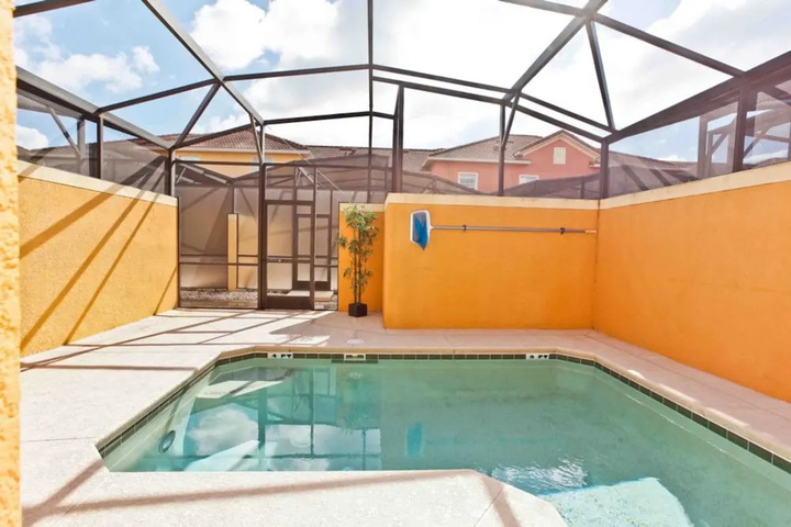 Pool 10 of 15