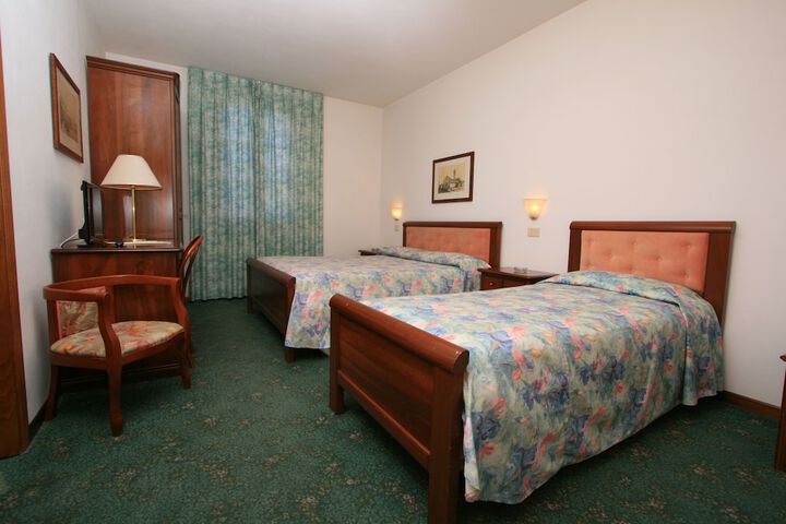 Room 8 of 58