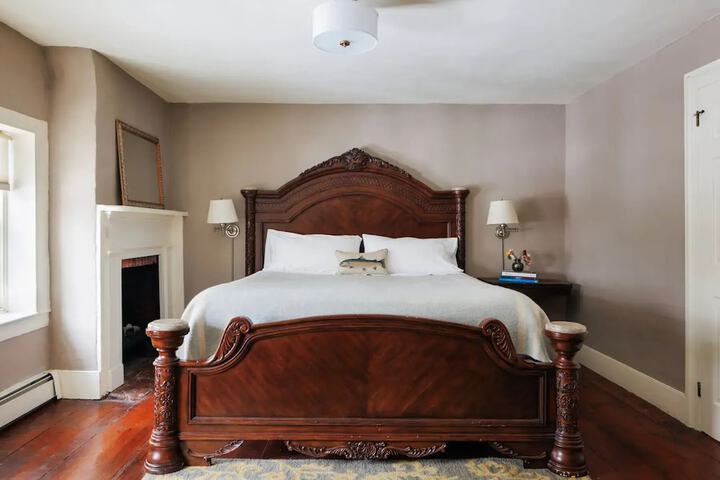 Room 6 of 27
