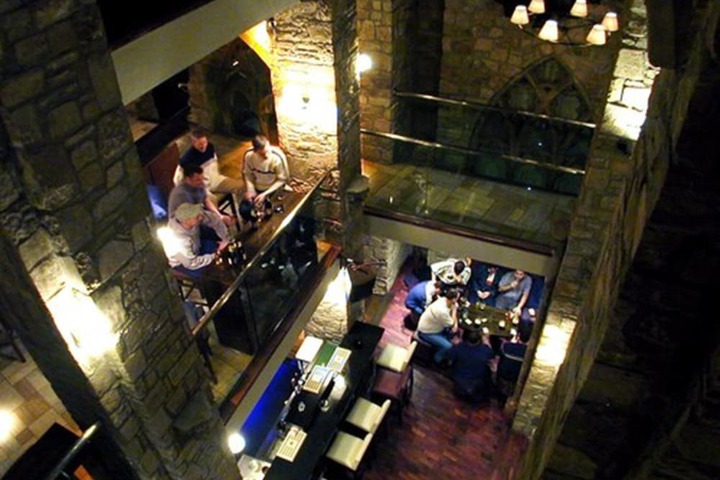 Lounge 41 of 63