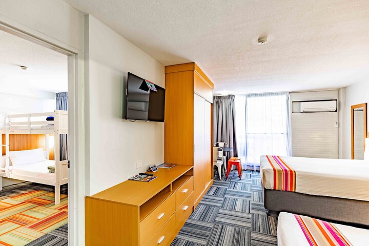 Room 13 of 91