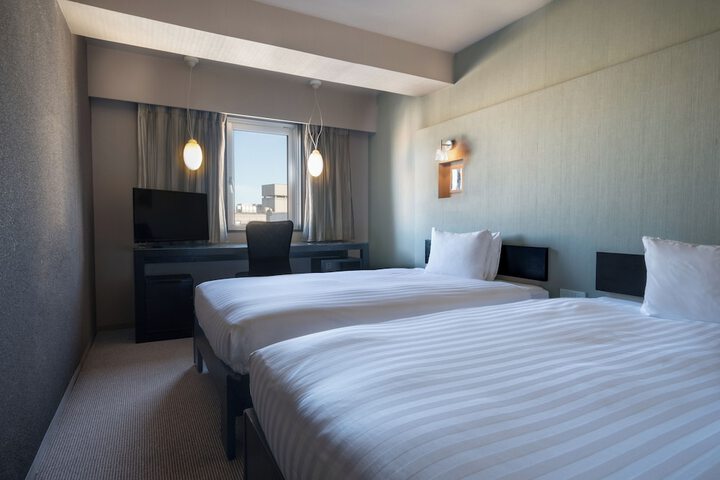 Room 14 of 32