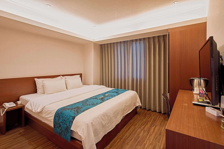 Room 29 of 57