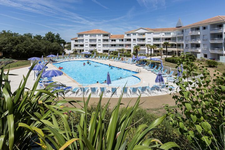 Pool Hotel