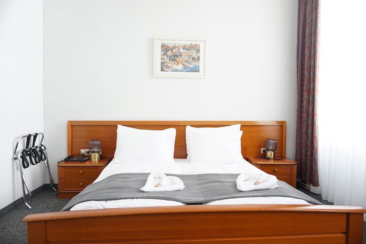 Room 6 of 22