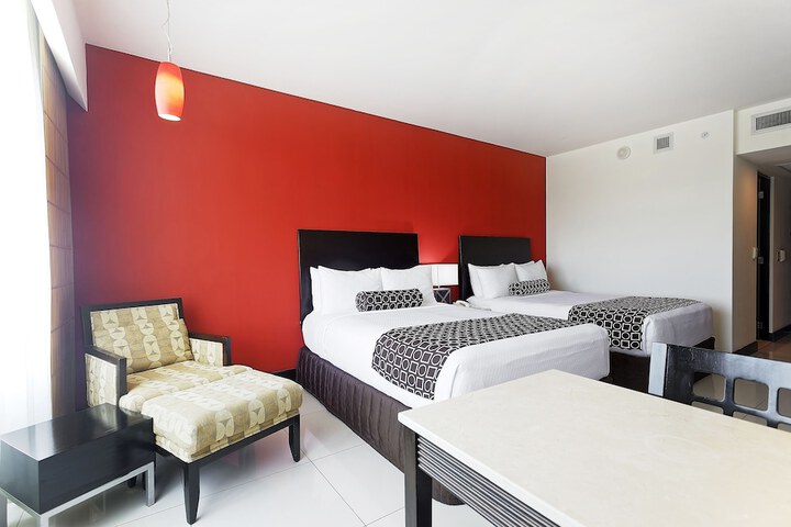 Room 17 of 213