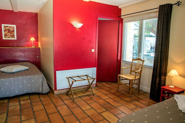 Room 5 of 32
