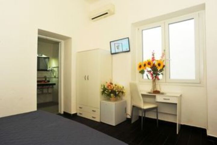 Room 11 of 26