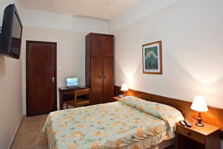 Room 6 of 24