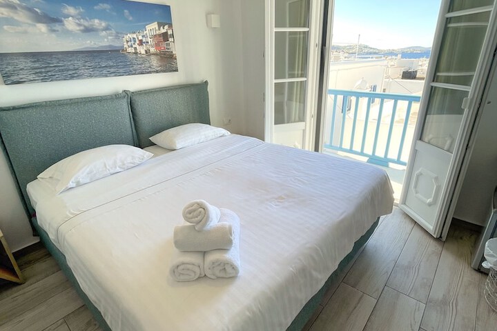 Room 25 of 93