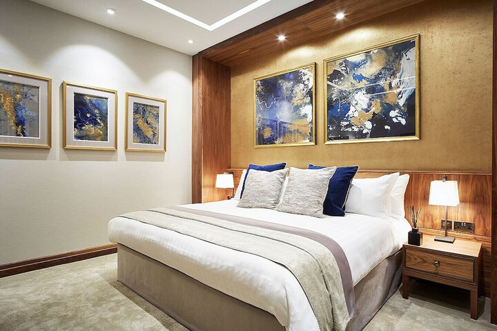 Room 9 of 43