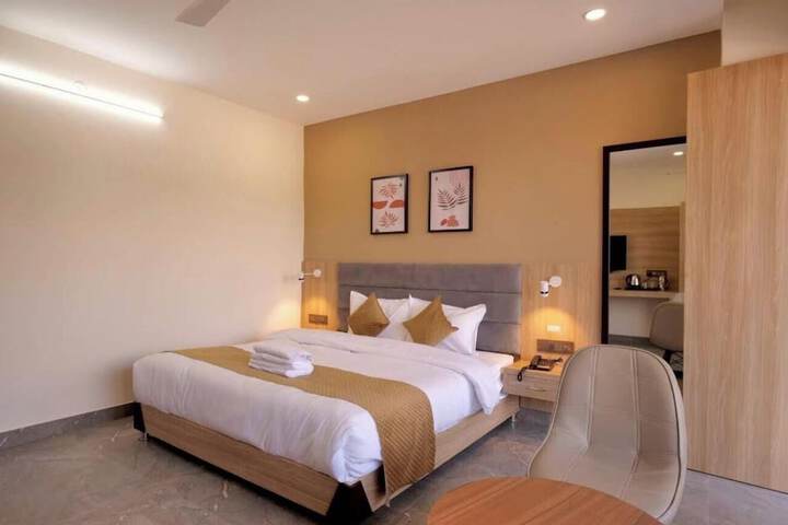 Room 5 of 44