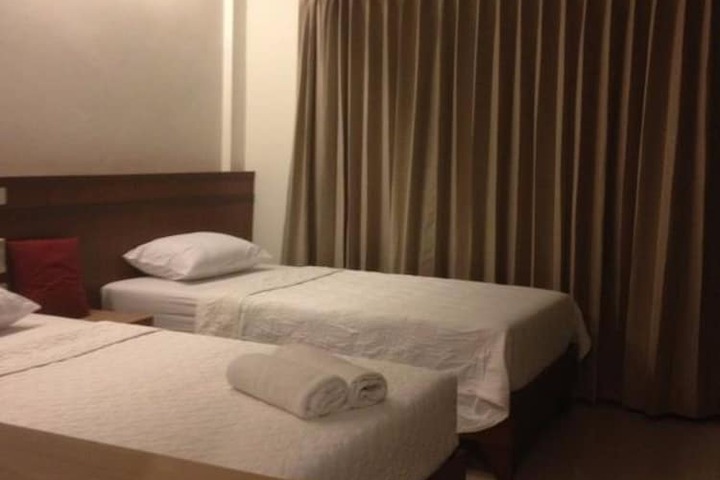 Room 2 of 41