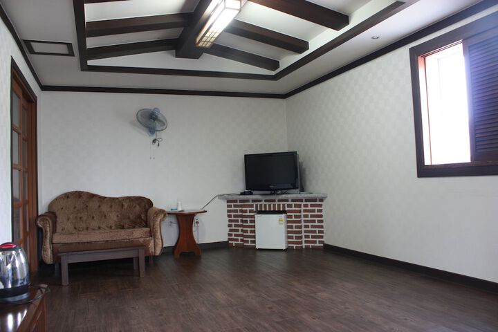 Room 18 of 39
