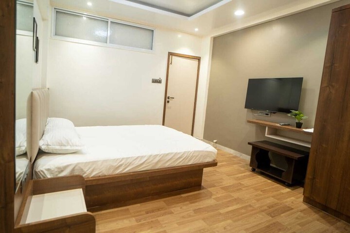 Room 9 of 29