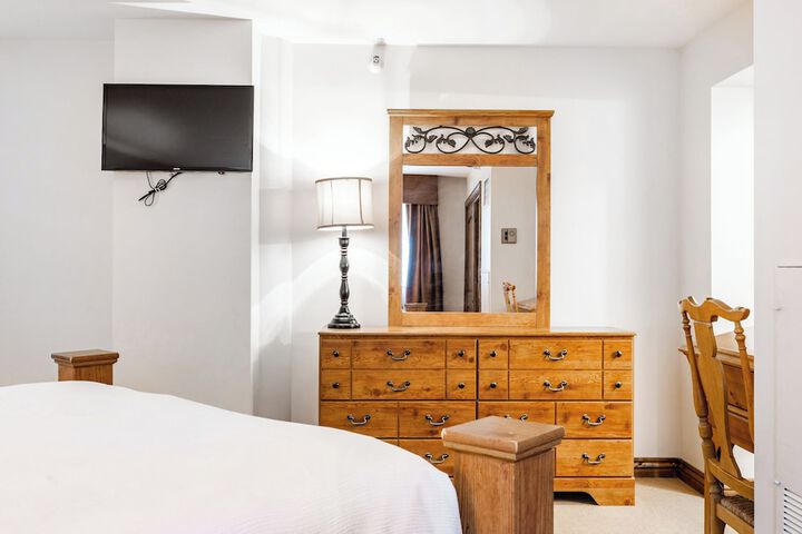 Room 90 of 331