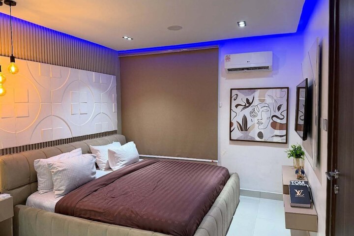 Room 7 of 40