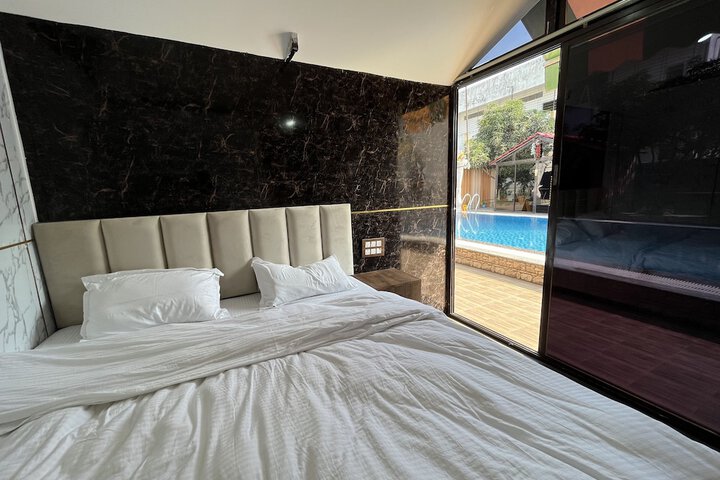 Room 28 of 44