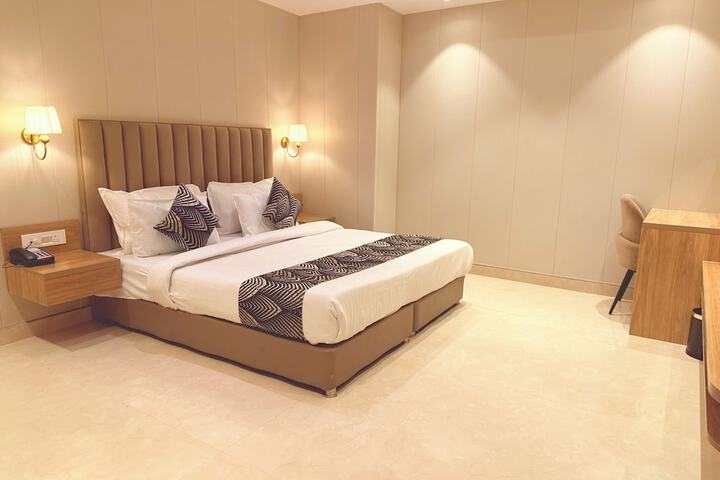 Room 16 of 30