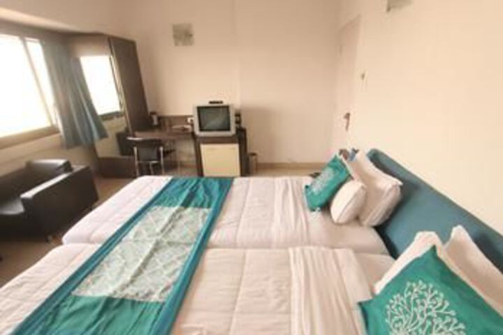 Room 5 of 16