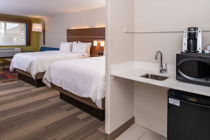 Room 15 of 81