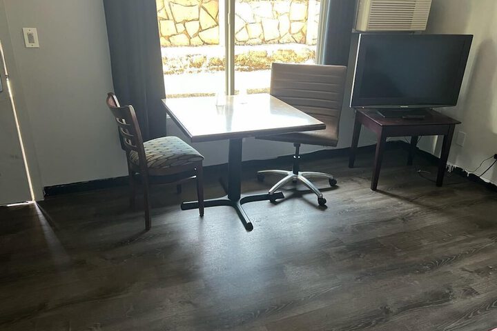 Room 7 of 14